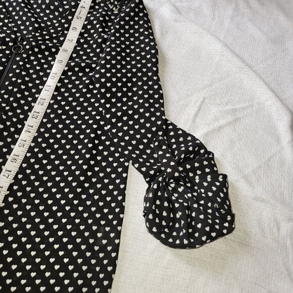 Candie's Black Beige Heart Zip V-neck Top Medium Mint Condition - Picture 7 of 8